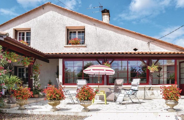 Gorgeous Home In Massugas