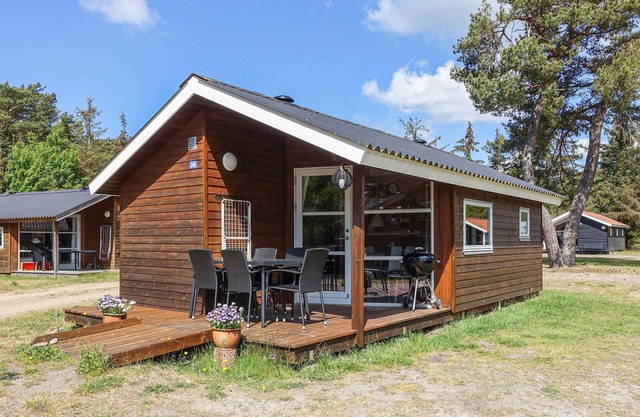 Gorgeous home in Nexø with WiFi