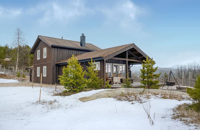 Gorgeous home in Oppdal with WiFi