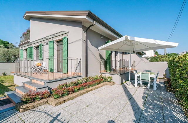 Gorgeous home in Viareggio LU with WiFi