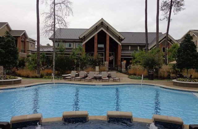 Gorgeous Pool View 1 Bedroom/1 Bath Condo in The