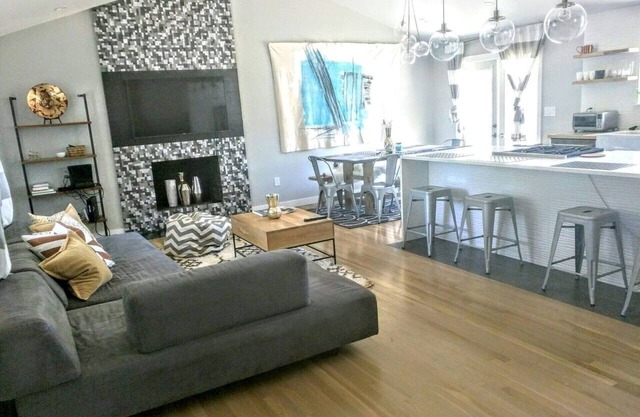 Gorgeous South Boulder Home, 3 BR., Family Friendly, Close to Trails.
