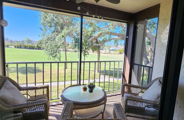 Gorgeous, updated villa overlooking the private golf course of Isla Del Sol