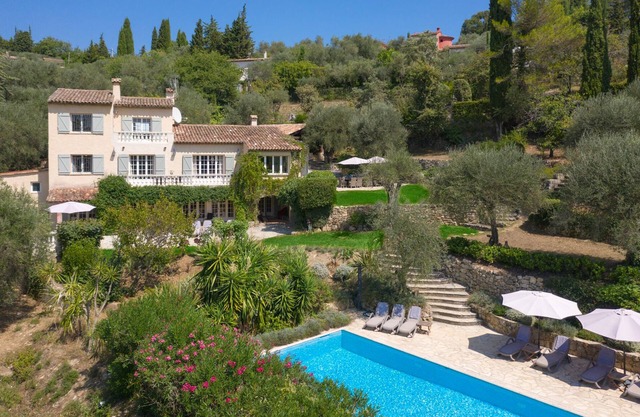 Gorgeous villa: Full a/c-large pool. Nr Valbonne