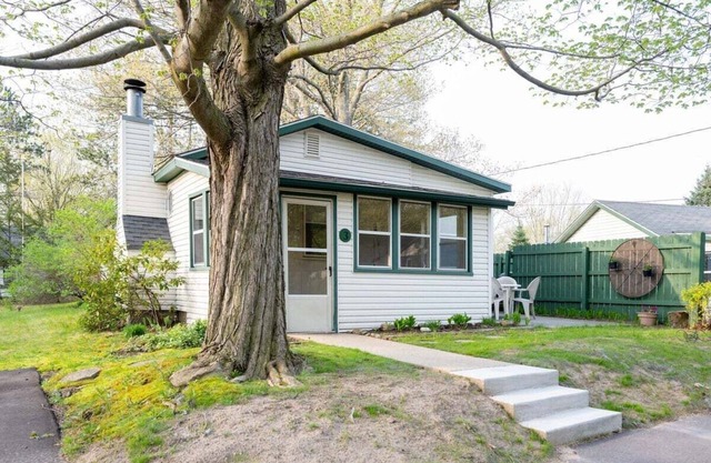 Goshorn Lake Resort Cottage #3