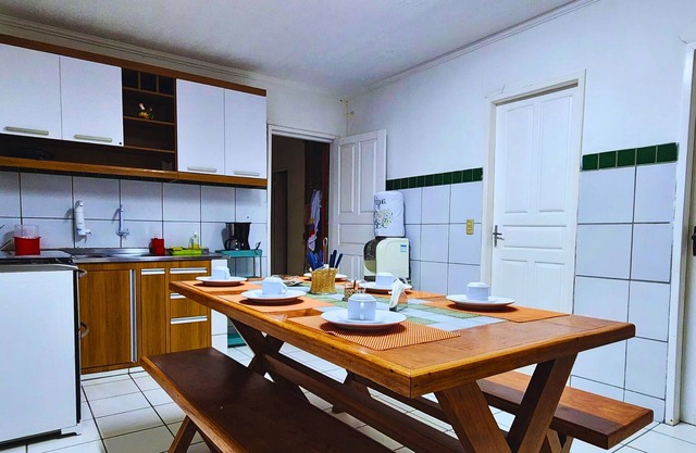 GRA325 | Spacious Retreat with Pool and Barbecue.