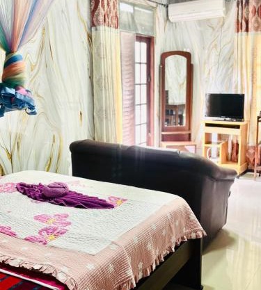 Grand adamspeak hotel & restaurant