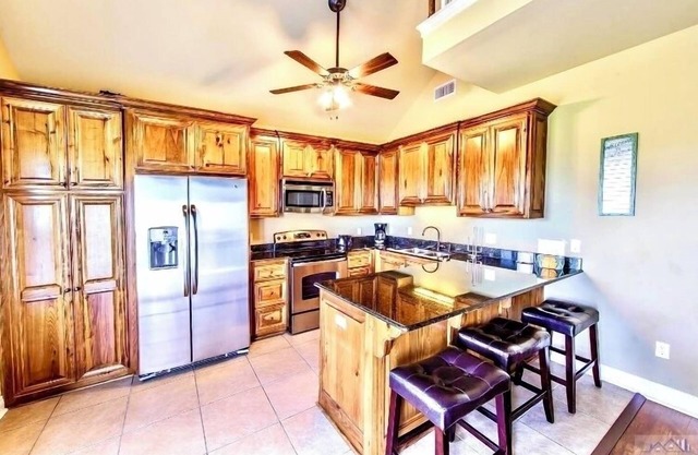 Grand Isle 2 bedrooms + loft Detached Condo F; Easy beach access pet friendly