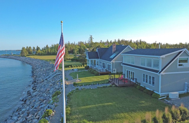 Grand Maine Oceanfront Estate - Unforgettable Summer w/2 homes sitting on beach