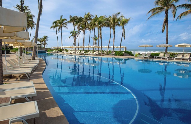 Grand Ocean Breeze Acapulco