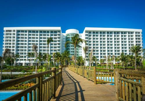 Grand Ocean Breeze Acapulco