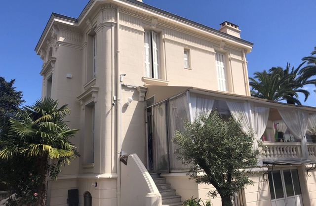 Grand Villa with park near the seaside
