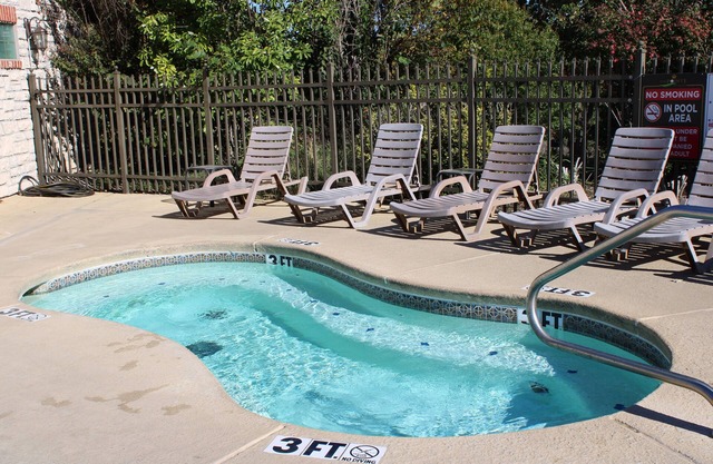 Grandpa's Getaway-Beautifully Updated plus Resort Amenities