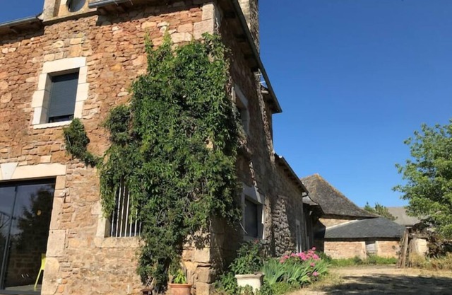 Grange Reformée en Pleine Nature