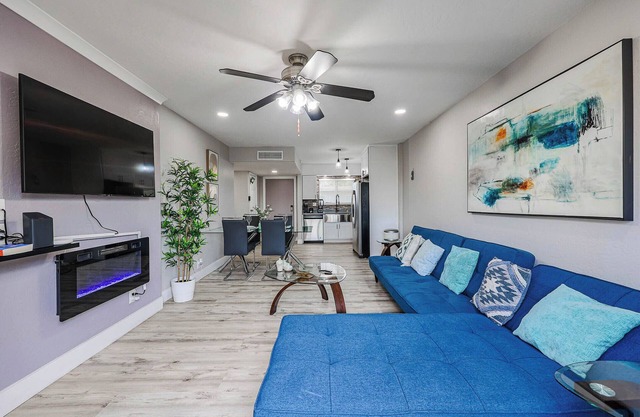 Great 1BR Apt W/Pool next Fashion Sq Mall & Bars