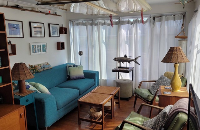 Great Beach Cottage, 8-12 minute walk to Beaches