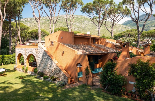 Great Dune beachfront villa with exclusive direct access to the 50m beach