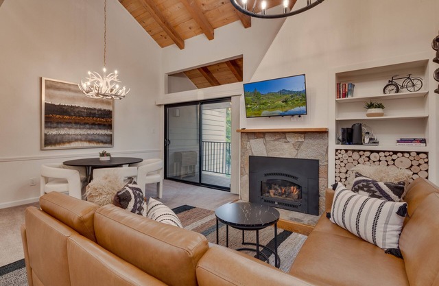 Great Escape: 3 BR, 2 BA Townhouse in Carnelian Bay, Sleeps 8
