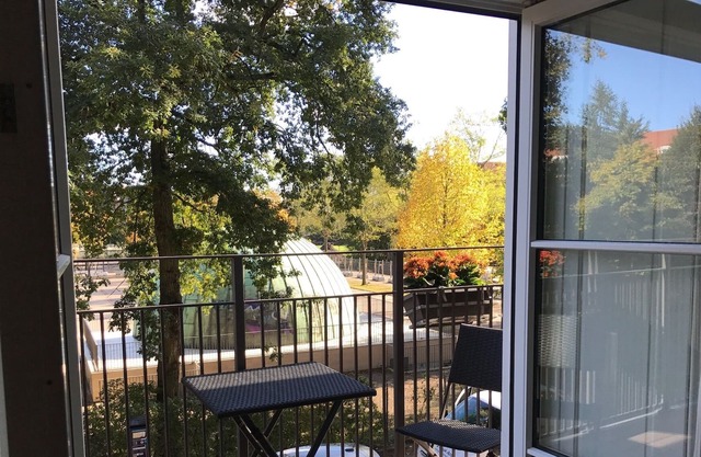 Great location in fashionable Vesterbro / 100 sqm with 2 balconys.