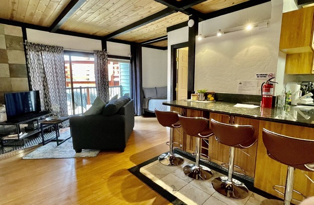 Great Location! Studio, close to SKI+HIKE+BEACH