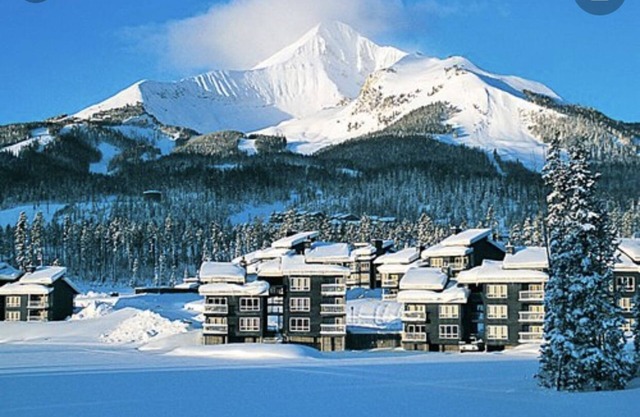 Great location to walk or ride the shuttle to the lifts
