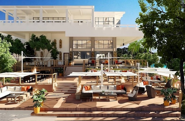 Great Place to Stay! 4 Classy Units, Outdoor Pool and Hot Tub