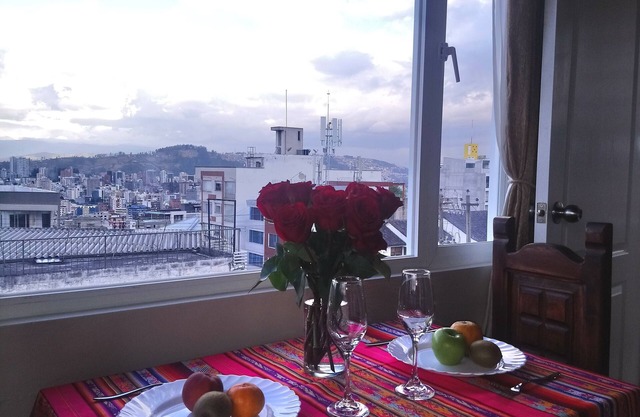 GREAT STUDIO FOR TWO! - ENGLISH, FRENCH AND SPANISH!