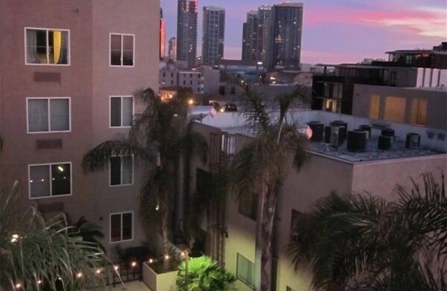 Great Top-Floor Condo Heart of Little Italy -Secure Parking