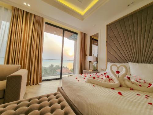 Green PT Boutique Seaview Hotel