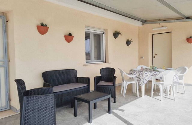 GreenHouse|Fenced and air-conditioned detached villa surrounded by greenery