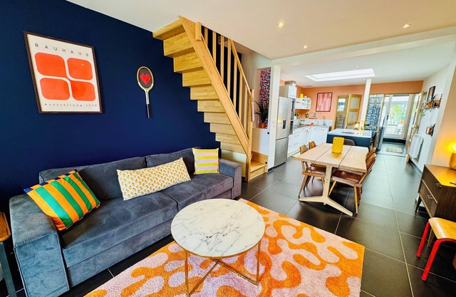 Groovy House, 10min from Lille, with electronic dart board