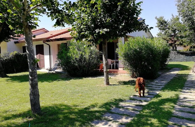Ground floor villa with large garden in a quiet area