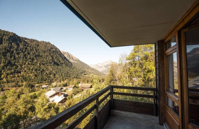 Ground floor, balcony, parking, tv, 40m², Châtel