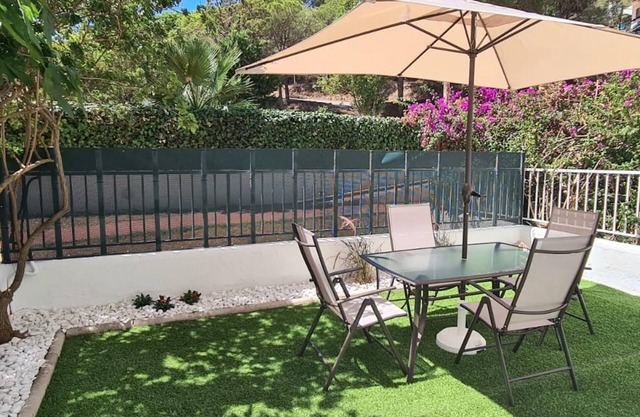 Ground floor ideal for couples 100m beach