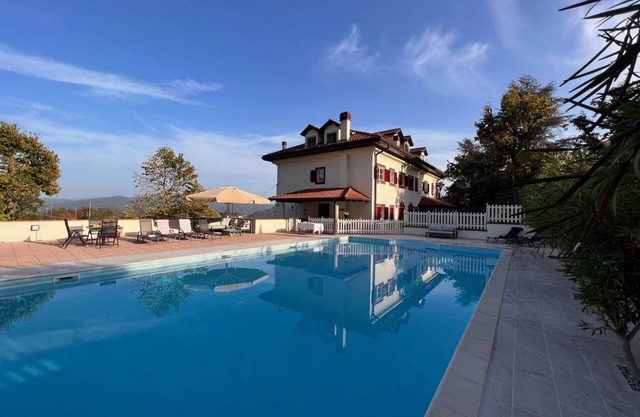 GROUP STAY 39 GUESTS - POOL TENNISCOURT