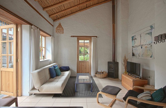Guest house in a beautiful garden in historic Quito