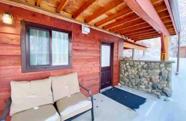 Guest suite without stairs! 6mins to Providence Hospital! Close to Trails!