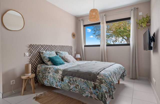 Guesthouse 'Verte' with Mountain View, Wi-Fi and Air Conditioning