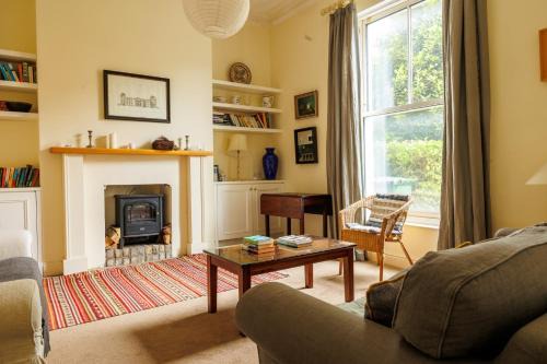 GuestReady - Charming Portobello house