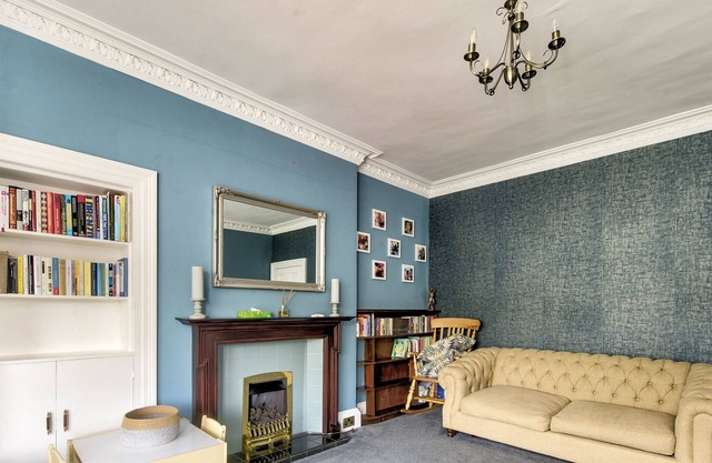 GuestReady - Cozy villa in one of the most beautiful streets of Edinburgh