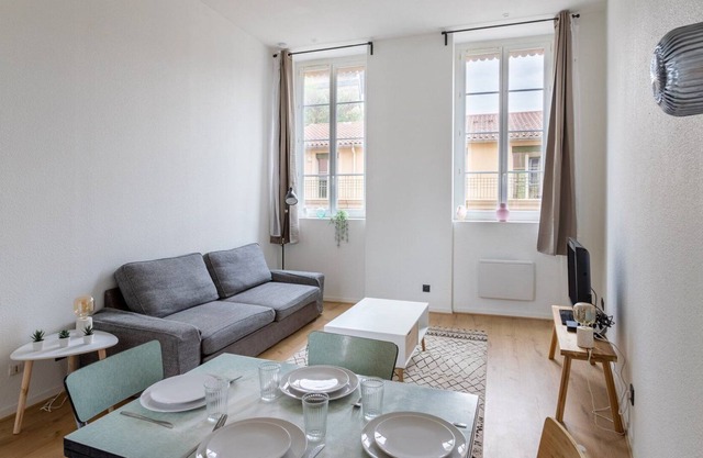 GuestReady-Spacious apt on slopes of Croix-Rousse