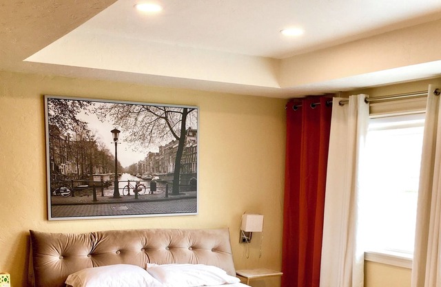 Guests will enjoy easy access to everything from this centrally located place!