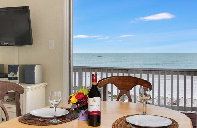 Gulf front one bedroom apartment villas.