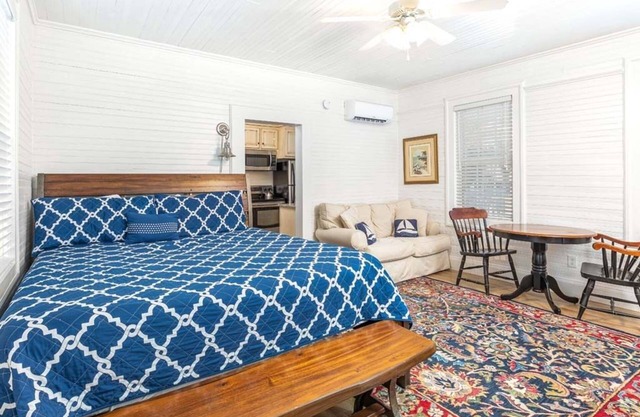 Gull Cottage | Steps to Back River Beach