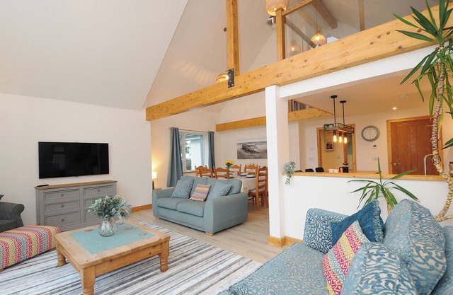 GWENNEL NEYTH, pet friendly, character holiday cottage in Mitchell