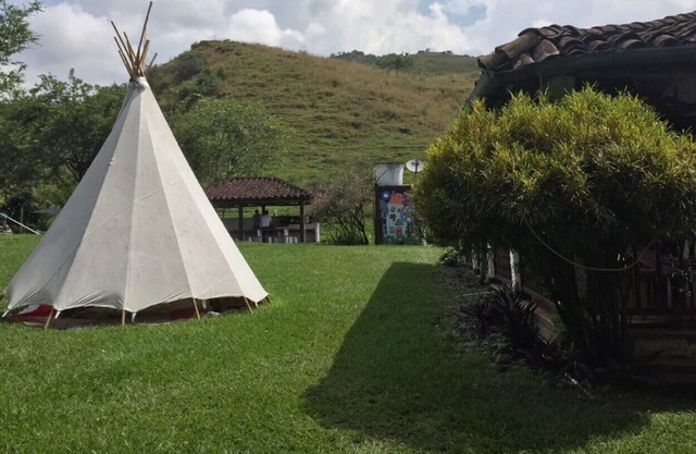 HABITACION PARA DOS PERSONAS - Ginebra glamping a 10 minutos de ginebra.