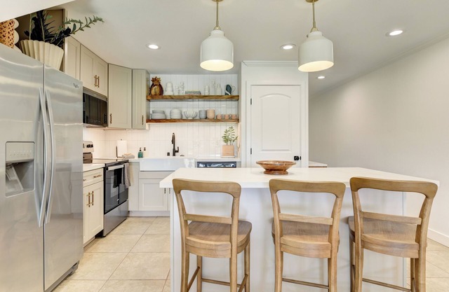 Hale Koa Newly updated condo with split AC