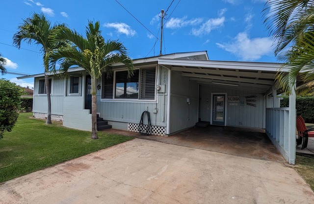Hale Mano Kia - Classic 3BR West Side Bungalow . TVNC# 5001