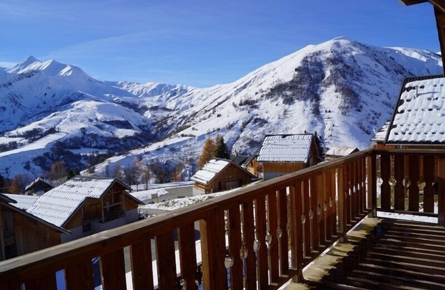 Half-chalet with 10 beds, clear view