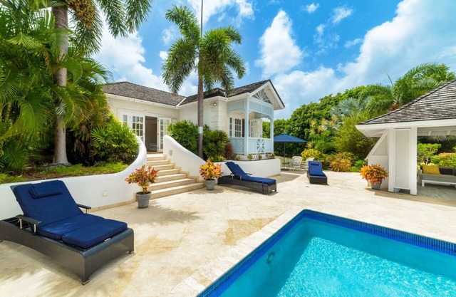 Halfway Tree Villa by Fantasia Villas